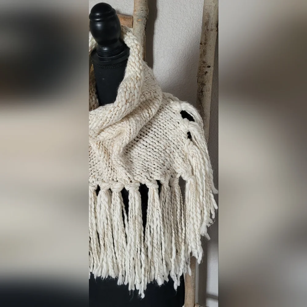Infinity Fringe Scarf - Picture 4 of 8